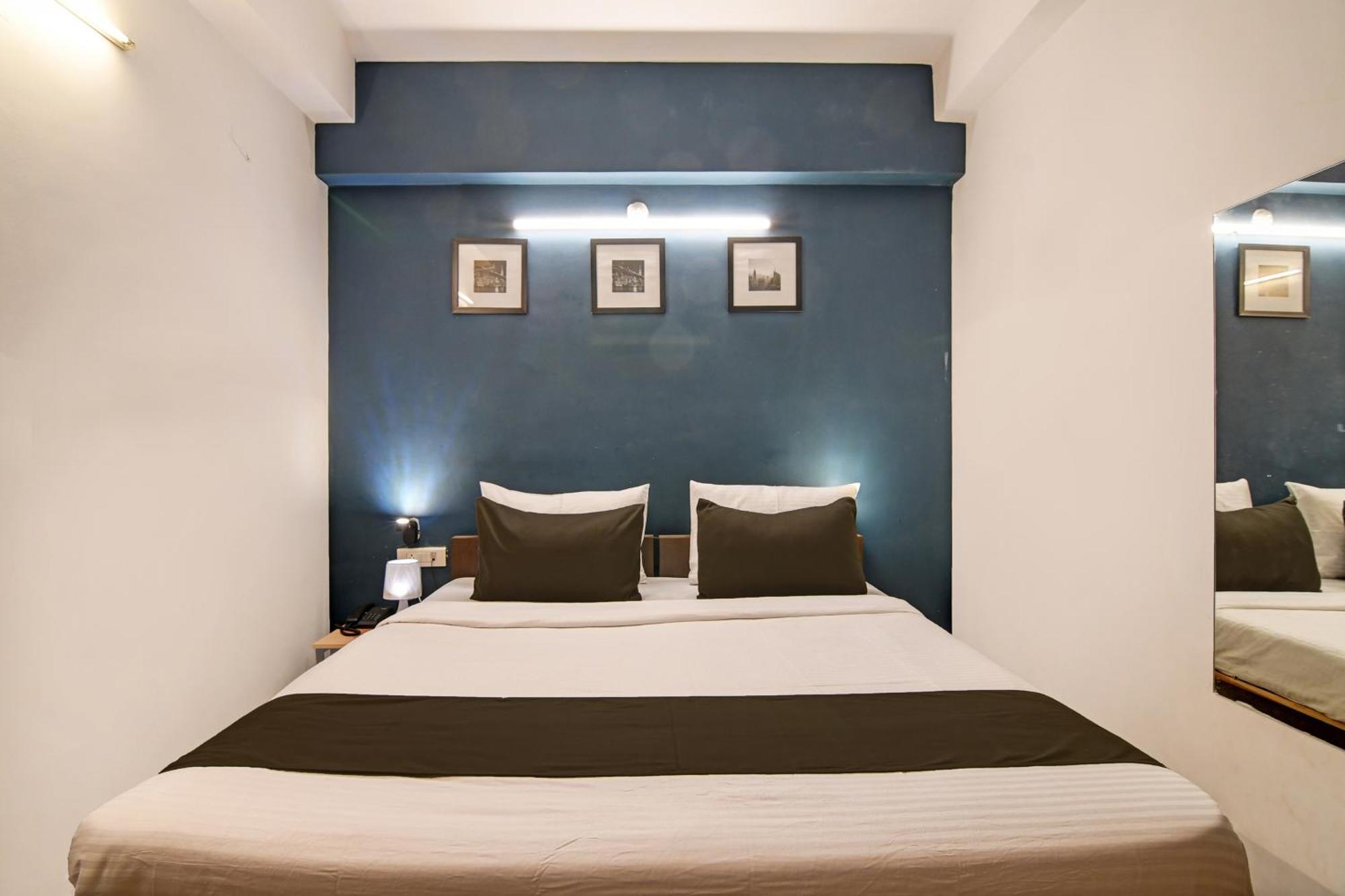 Super Hotel O Nilay Classic บูบันเนสชวาร์ ภายนอก รูปภาพ