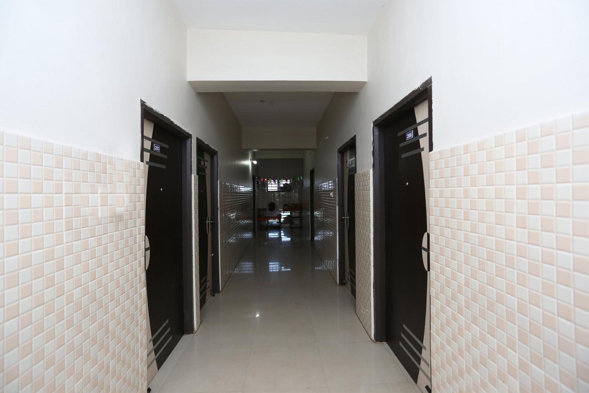 Super Hotel O Nilay Classic บูบันเนสชวาร์ ภายนอก รูปภาพ