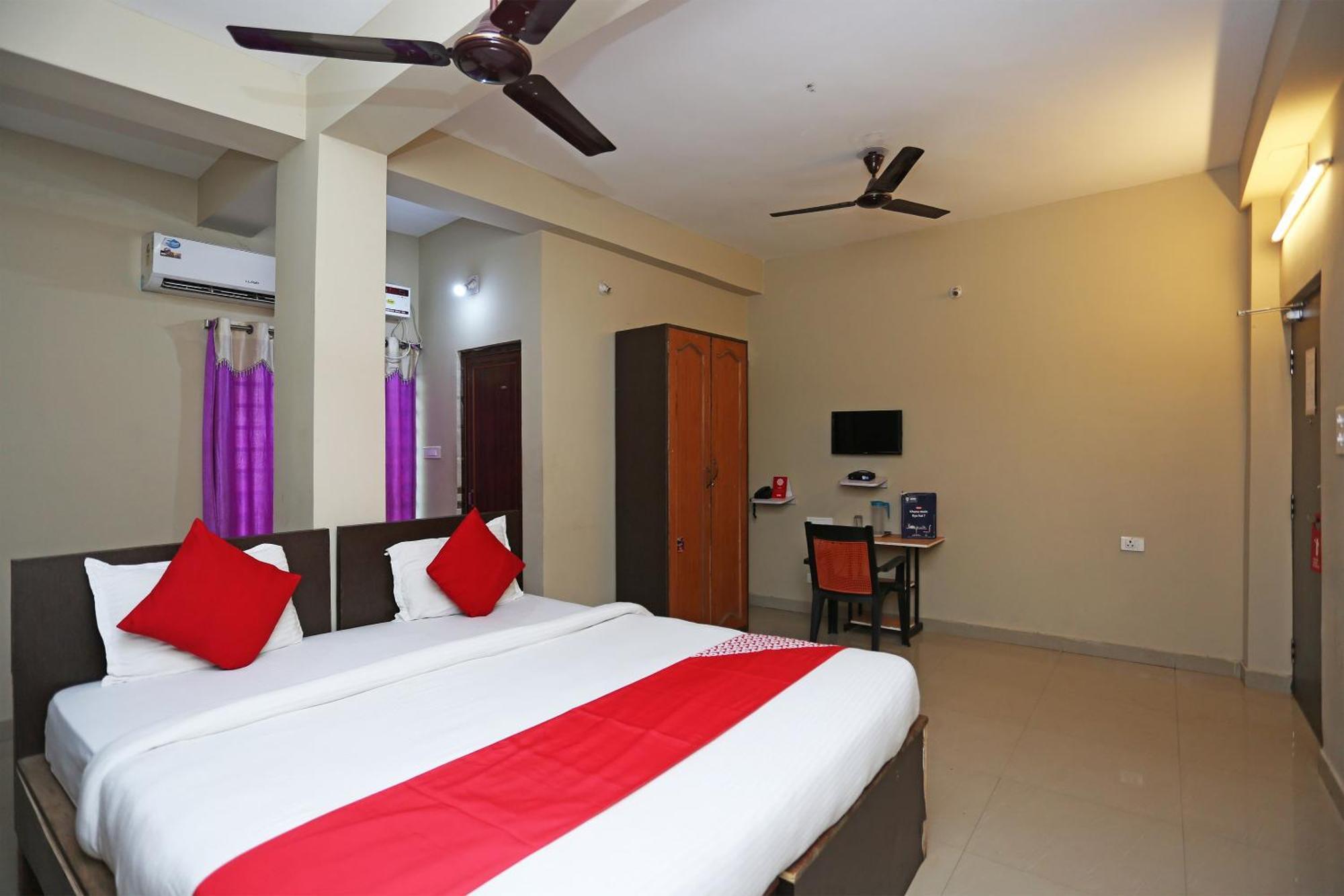 Super Hotel O Nilay Classic บูบันเนสชวาร์ ภายนอก รูปภาพ